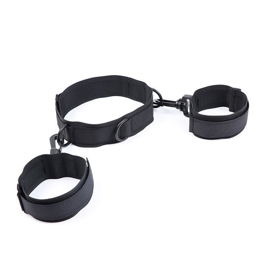 OHMAMA FETISH NYLON HANDCUFFS AND COLLAR